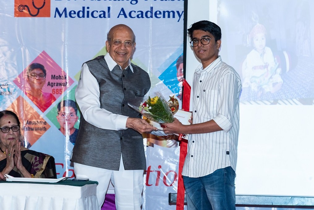 Top 10 NEET Coaching Institutes In Pune Dr Abhang Prabhu Medical Academy